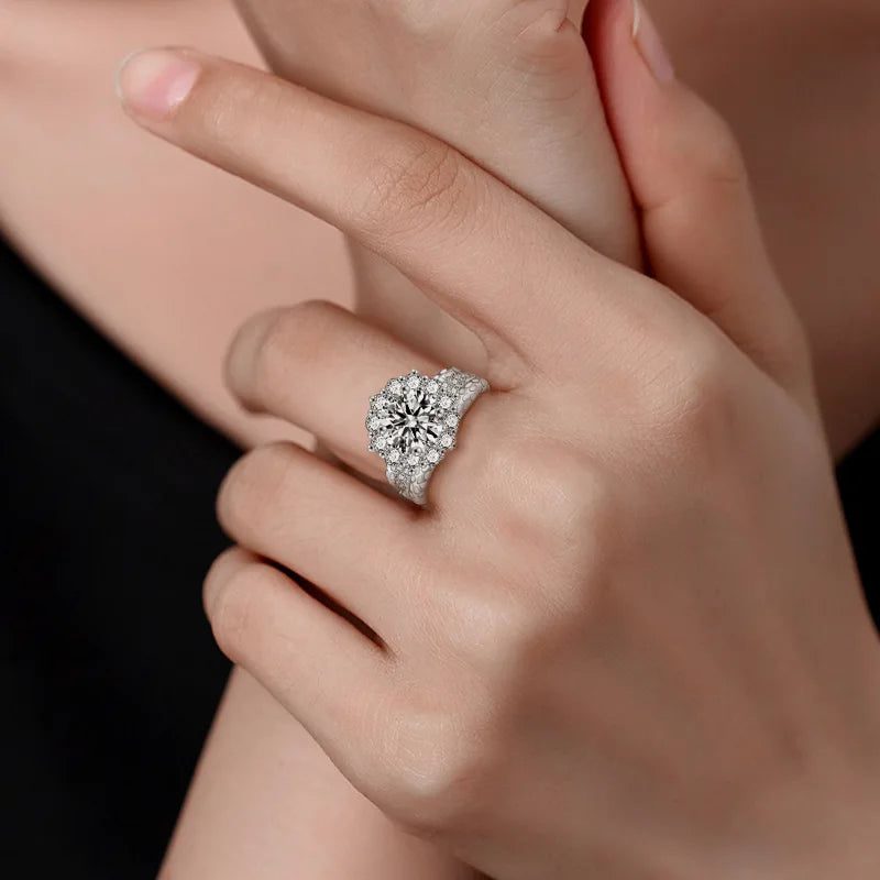 925 Silver 2 Carat Moissanite Ring – Gorgeous, Shining Jewelry for Wedding, Engagement, or Daily Wear, Perfect Gift for Couples