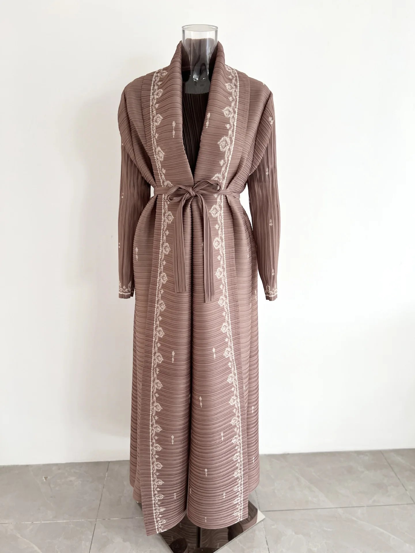 Middle Eastern Muslim Women's Clothing – Loose Arab Robe, Long Blouse, and Abaya Aaliyah