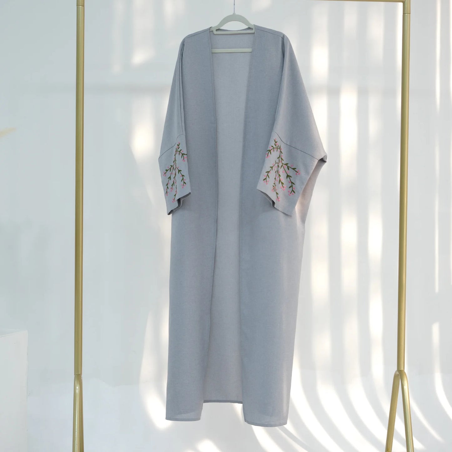 Traditional Embroidered Open-Front Abaya Coat – Turkey-Inspired Modest Maxi Dress for Muslim Women Sana