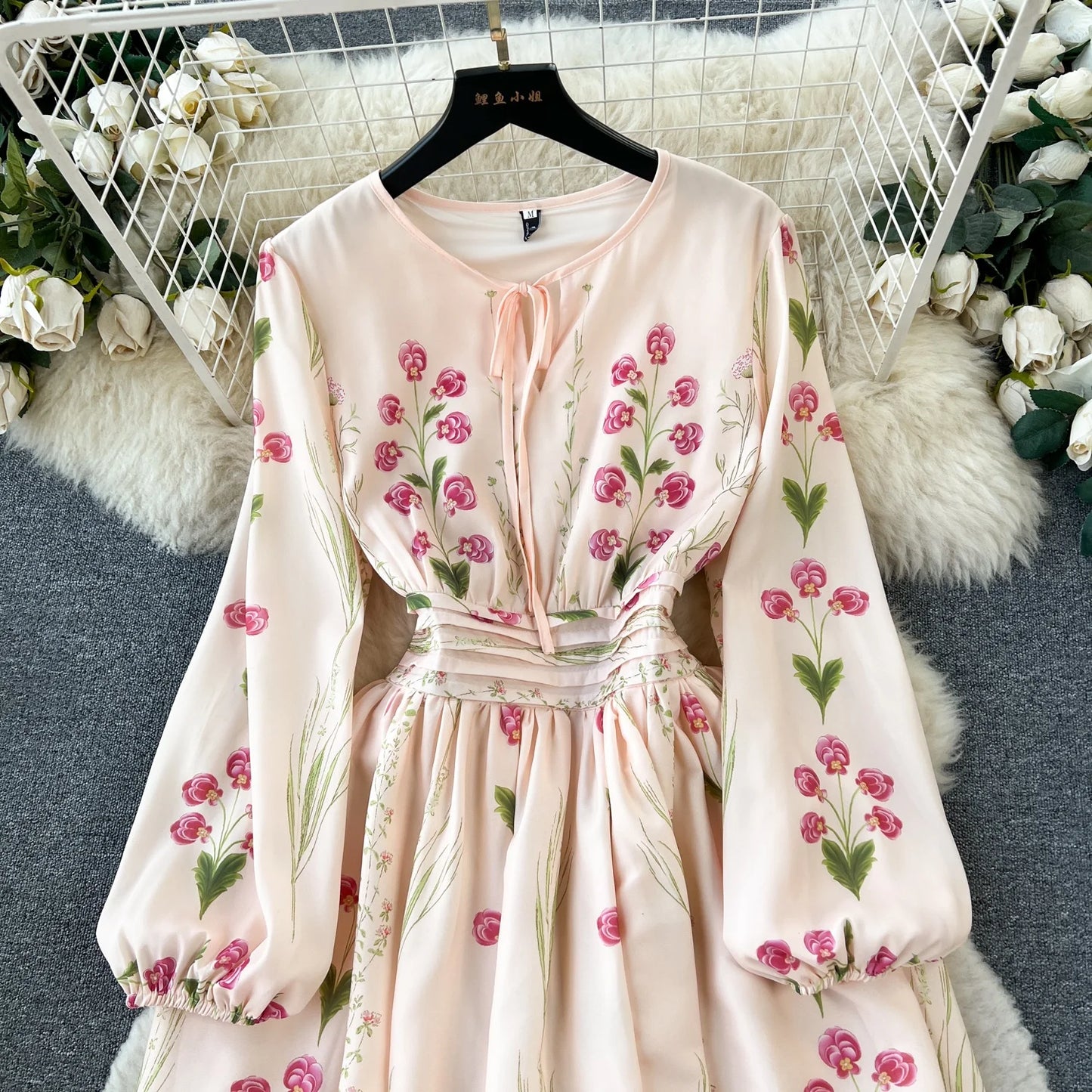 Elegant Royal-Style Long Dress – Celebrity-Inspired Slimming Fit with Exquisite Print and Flowing Swing Design
