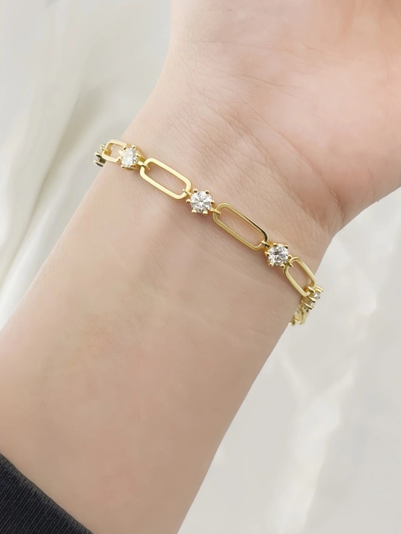 Paper Clip Design Women's Tennis Bracelet – 18K Gold-Plated 925 Sterling Silver with Moissanite, Elegant and Fashionable Jewelry