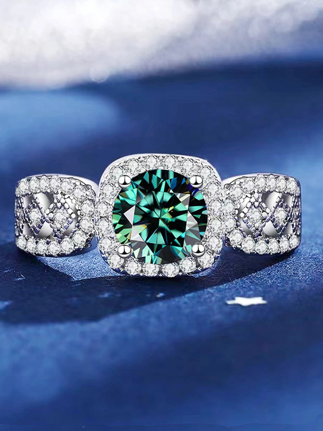 Elegant High-End Luxury 1-Carat Moissanite Ring – Square and Round Cut Design Eliana