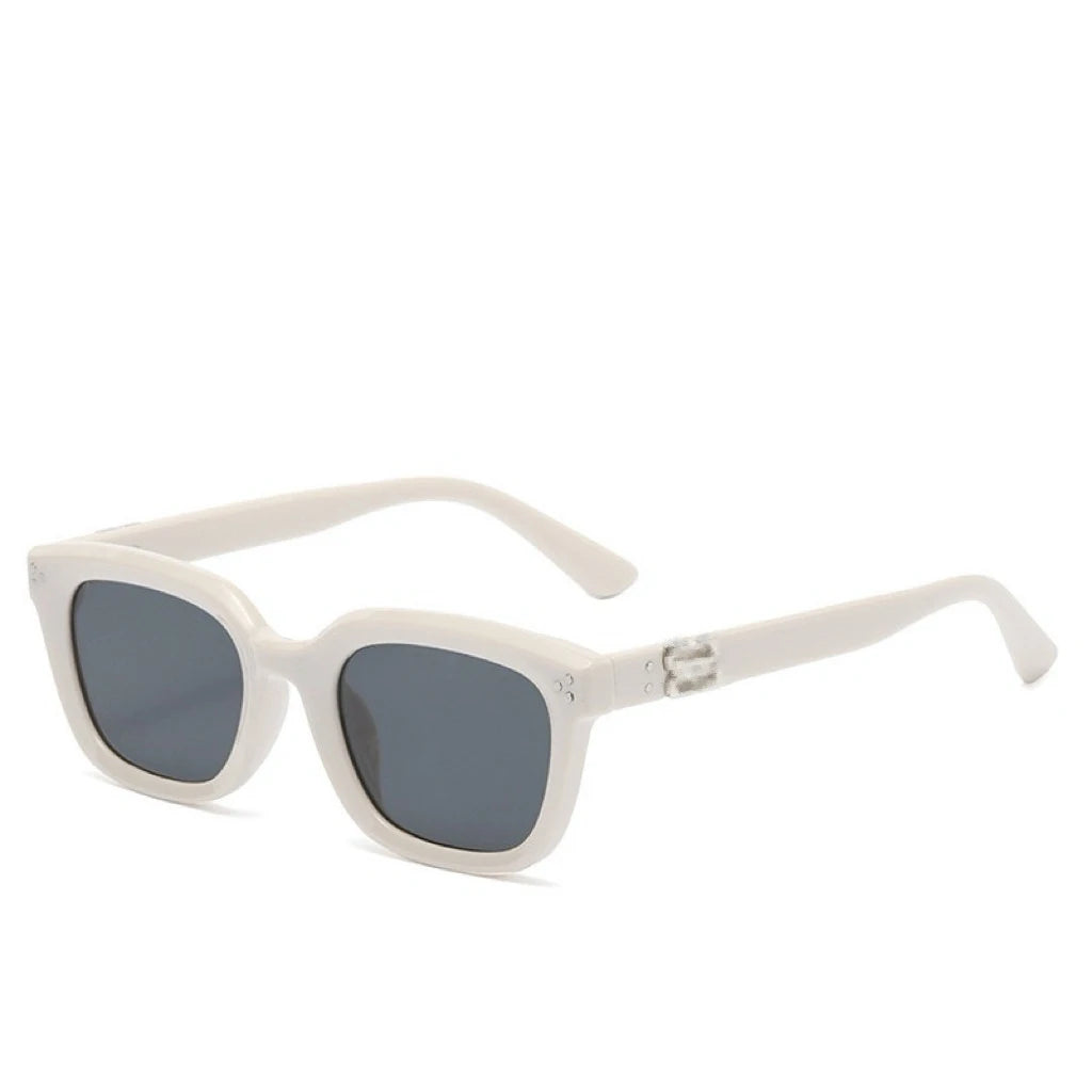 Trendy Purple Cat Eye Sunglasses for Women & Men – UV Resistant Retro Fashion Shades Ash