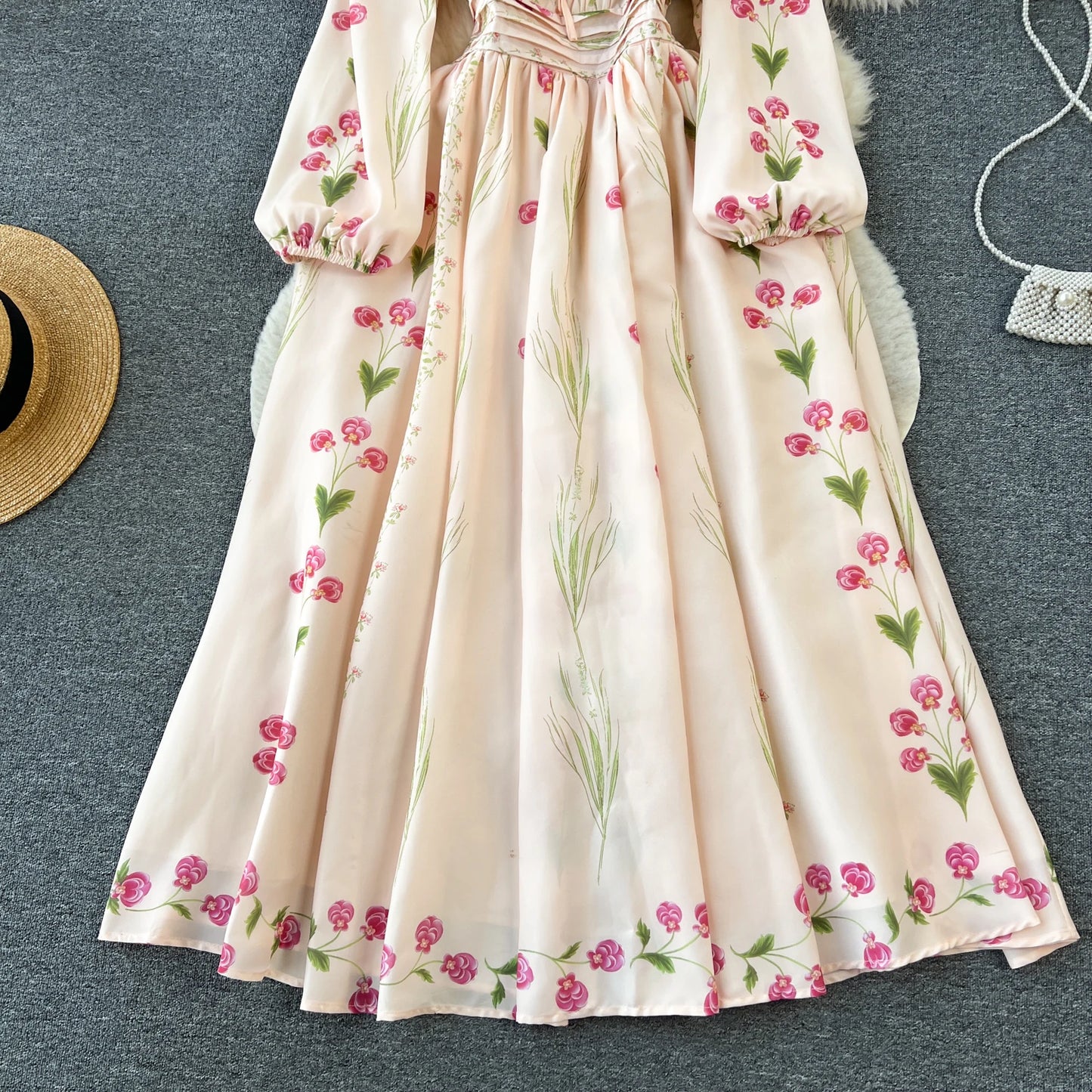 Elegant Royal-Style Long Dress – Celebrity-Inspired Slimming Fit with Exquisite Print and Flowing Swing Design