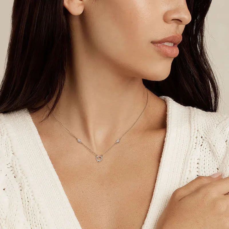 2mm D Color Moissanite Bezel Necklace – 925 Sterling Silver Chain, Rose Gold Heart Pendant for Women Şehrazat