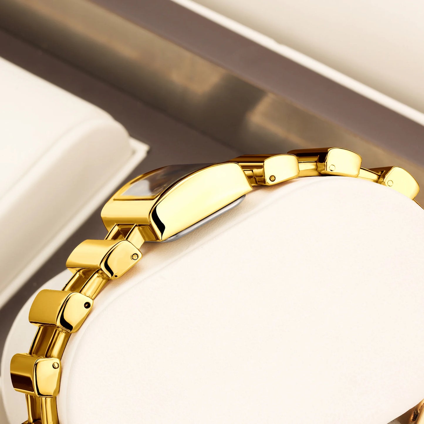 Women’s 34mm Square Quartz Watch – Minimalist Alloy Case, Mineral Glass Dial, 10M Water Resistant, Elegant Daily Wear Francine
