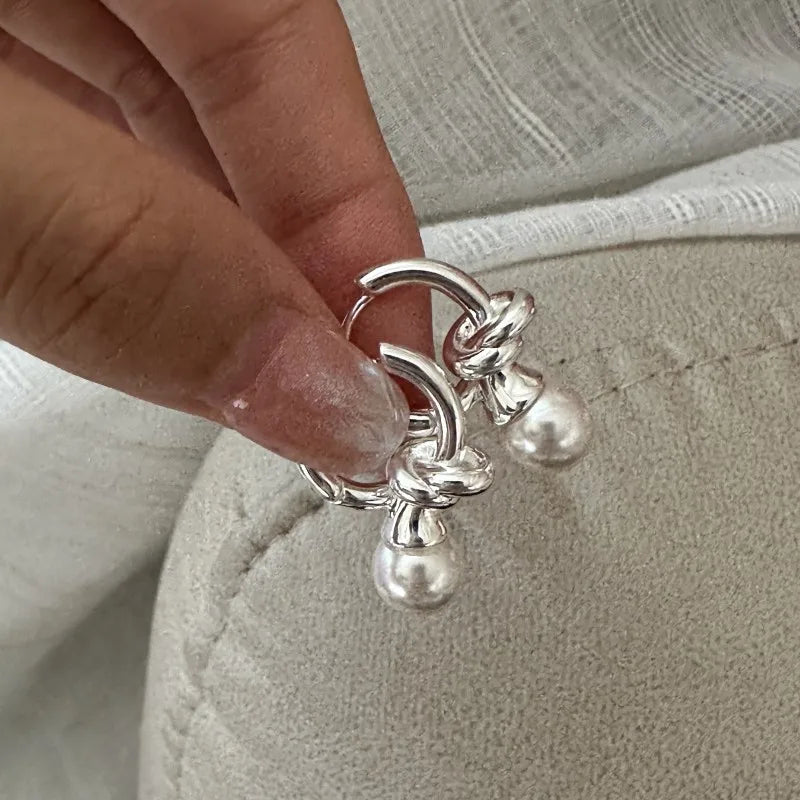 Vintage 925 Sterling Silver Knot Clip Earrings with Simulated Pearl – Glossy Statement Jewelry for Women Defne