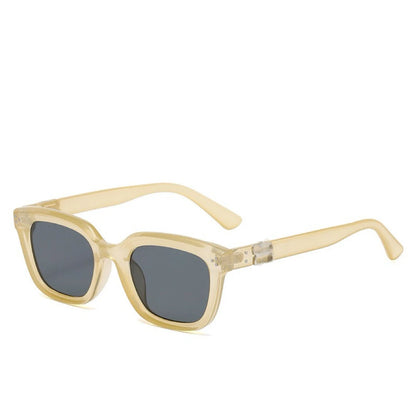 Trendy Purple Cat Eye Sunglasses for Women & Men – UV Resistant Retro Fashion Shades Ash