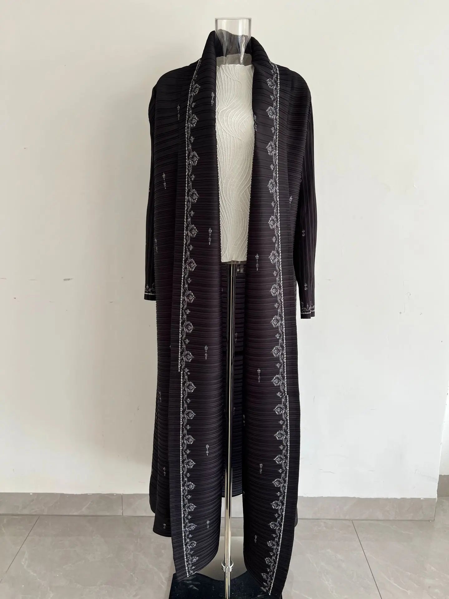 Middle Eastern Muslim Women's Clothing – Loose Arab Robe, Long Blouse, and Abaya Aaliyah