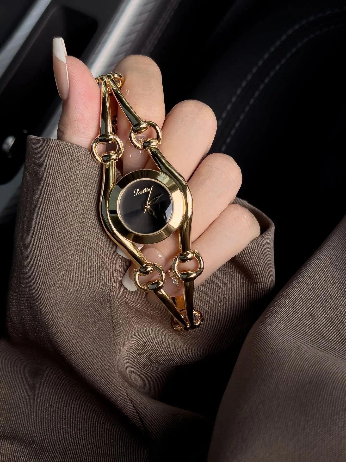 Scottie 9737 Women’s Watch – Unique Shaped Design, Fashionable New Style | Water‑Resistant Quartz Ladies’ Wristwatch Delilah