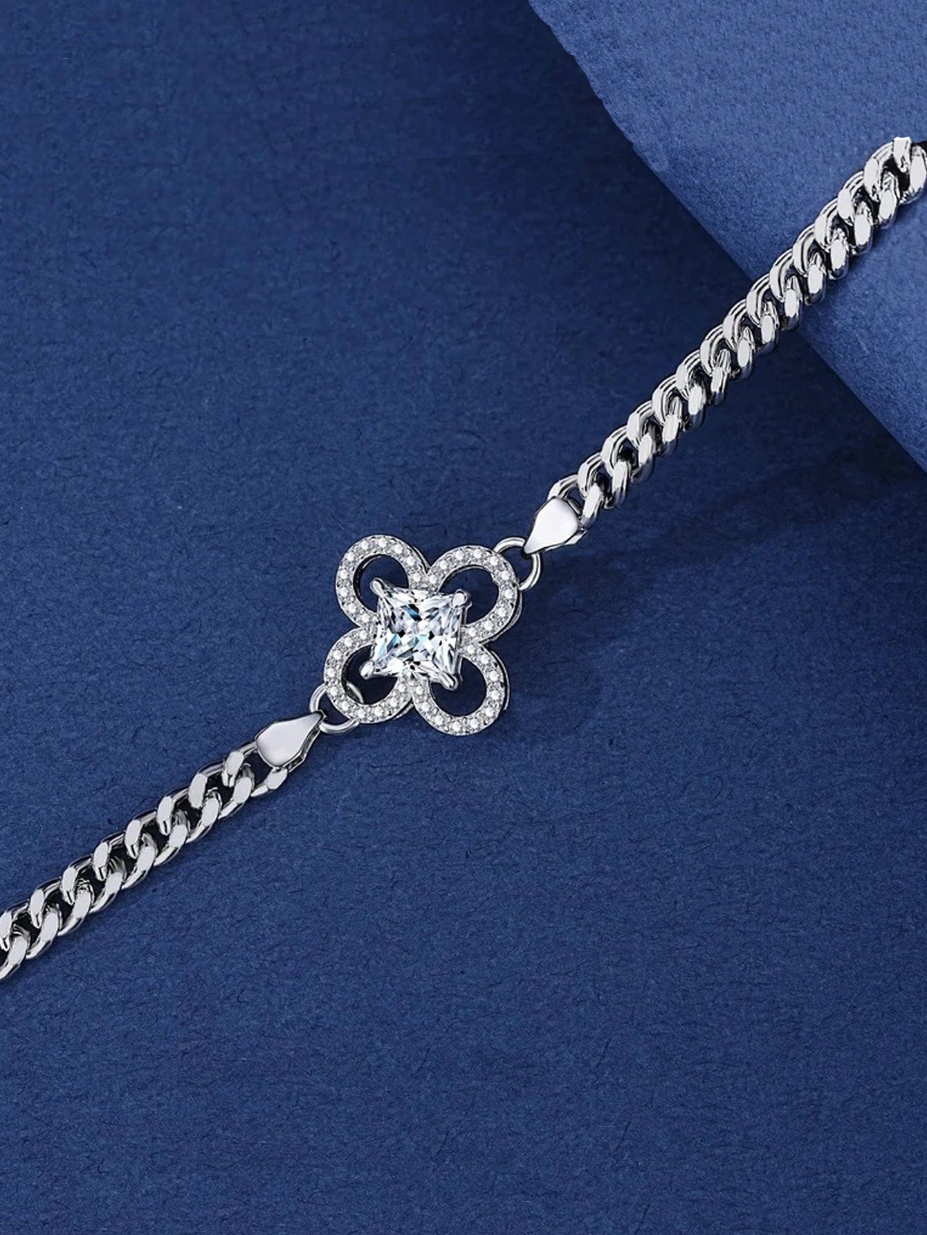 S925 Sterling Silver Moissanite Bracelet – Exquisite Four-Leaf Clover Luxury Bangle Daphne