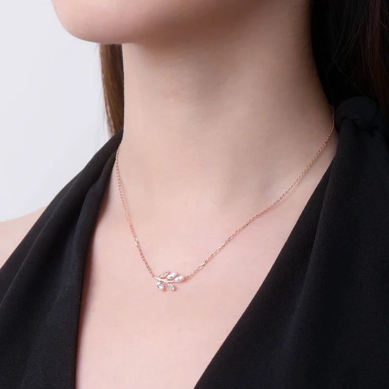 0.90ct Marquise‑Cut Moissanite Pendant Necklace in 925 Sterling Silver – Leaf Design for Women