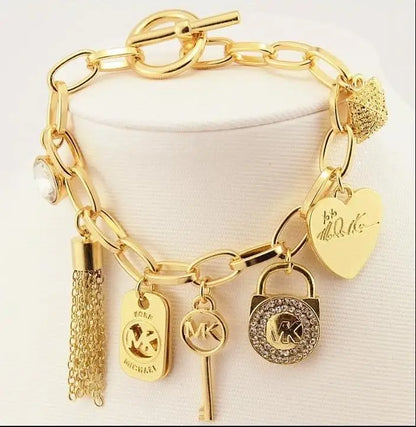 Luxury Korean Charm Bracelet – Gold-Plated Love Letter Pendant Chain for Women, Elegant and Trendy Jewelry