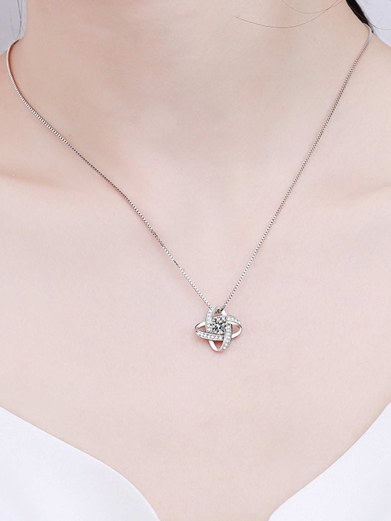 Moissanite Pendant Necklace in S925 Sterling Silver – Fine Jewelry for Women Anemone