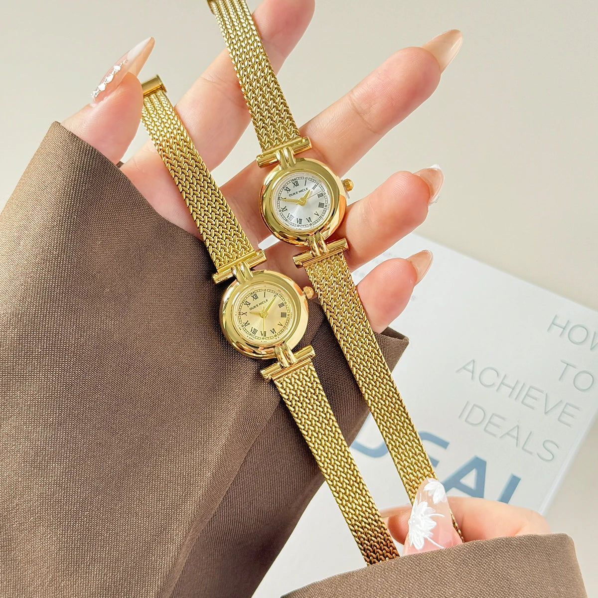 Vintage Roman Dial Women’s Watch – Elegant Gold Stainless Steel Strap | Classic Quartz Antique‑Style Timepiece Diana