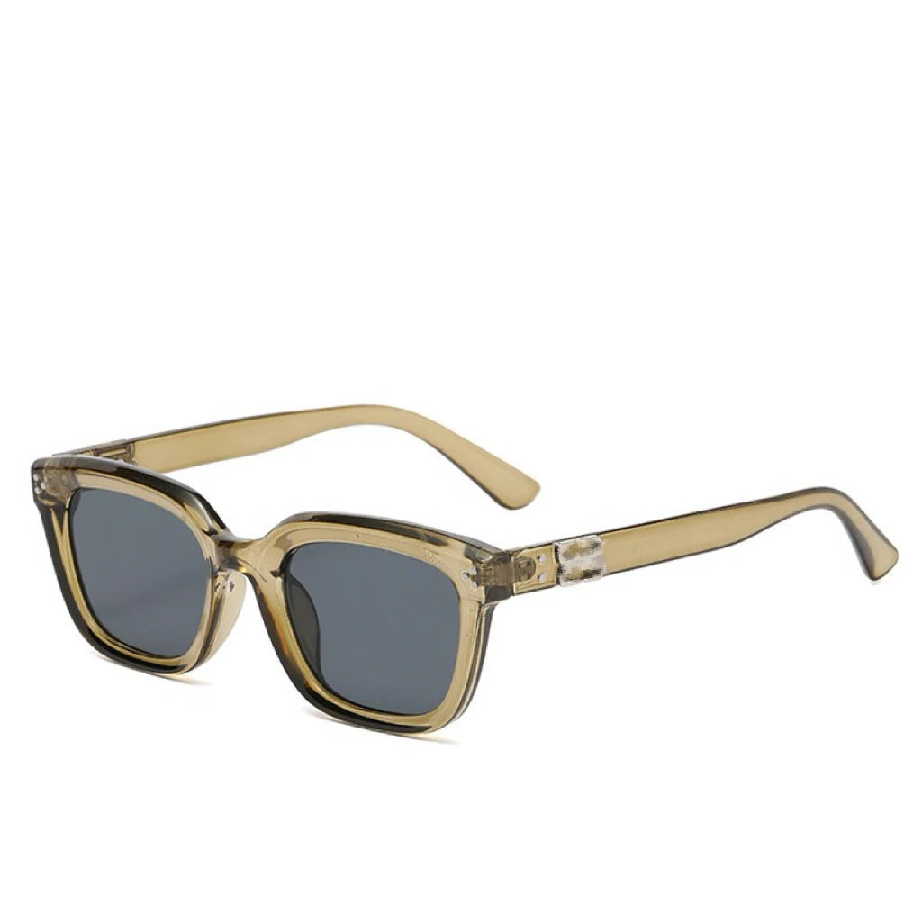 Trendy Purple Cat Eye Sunglasses for Women & Men – UV Resistant Retro Fashion Shades Ash