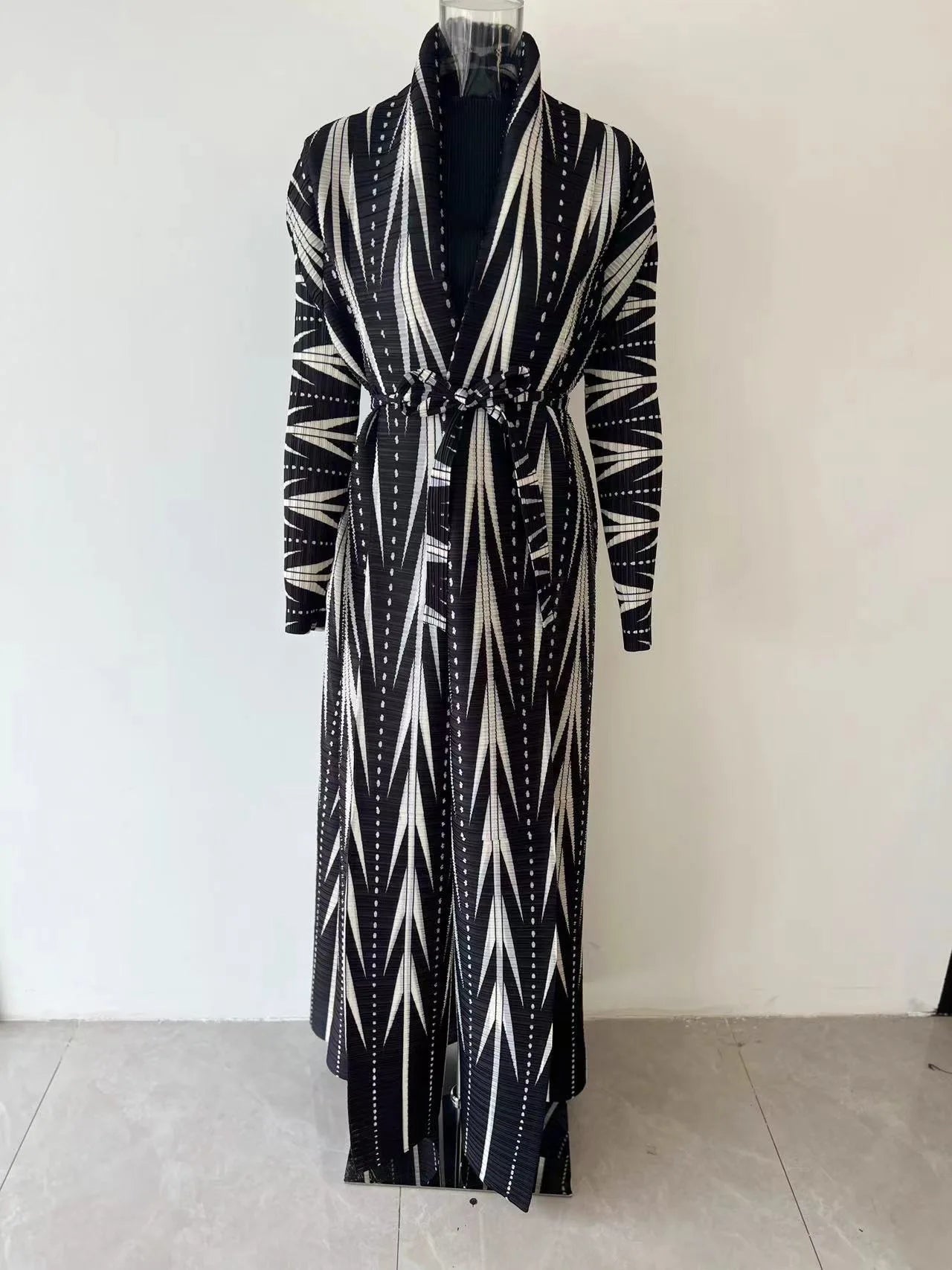 Middle Eastern Muslim Women's Clothing – Loose Arab Robe, Long Blouse, and Abaya Aaliyah
