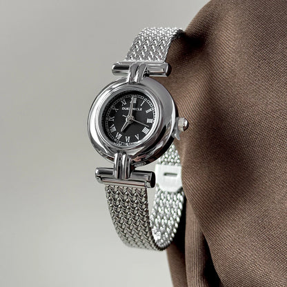 Vintage Roman Dial Women’s Watch – Elegant Gold Stainless Steel Strap | Classic Quartz Antique‑Style Timepiece Diana