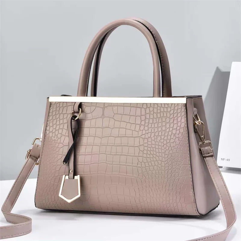 Women's Lightweight Tote Bag – Stylish, Comfortable, and Spacious Handbag Crisha