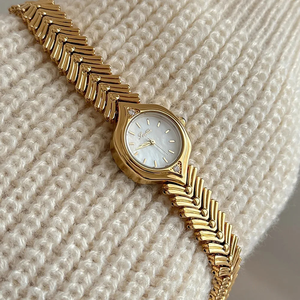 Scottie 9722 Women’s Luxury Quartz Watch – Waterproof Square Alloy Case, Stainless Steel Strap Eowyn