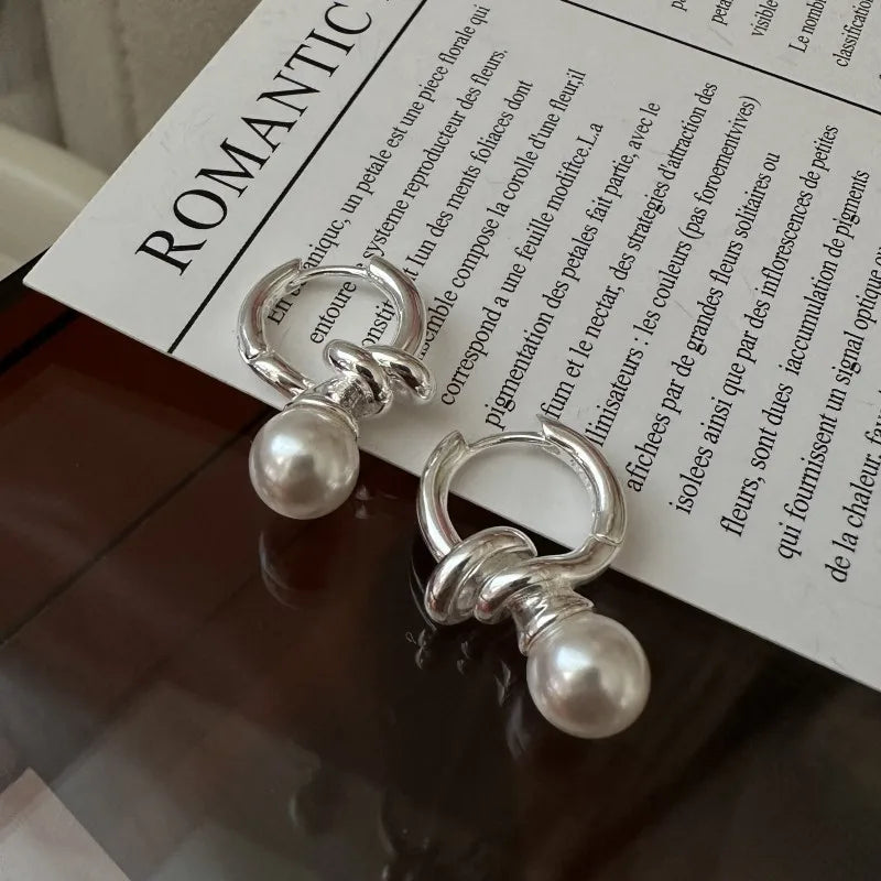 Vintage 925 Sterling Silver Knot Clip Earrings with Simulated Pearl – Glossy Statement Jewelry for Women Defne