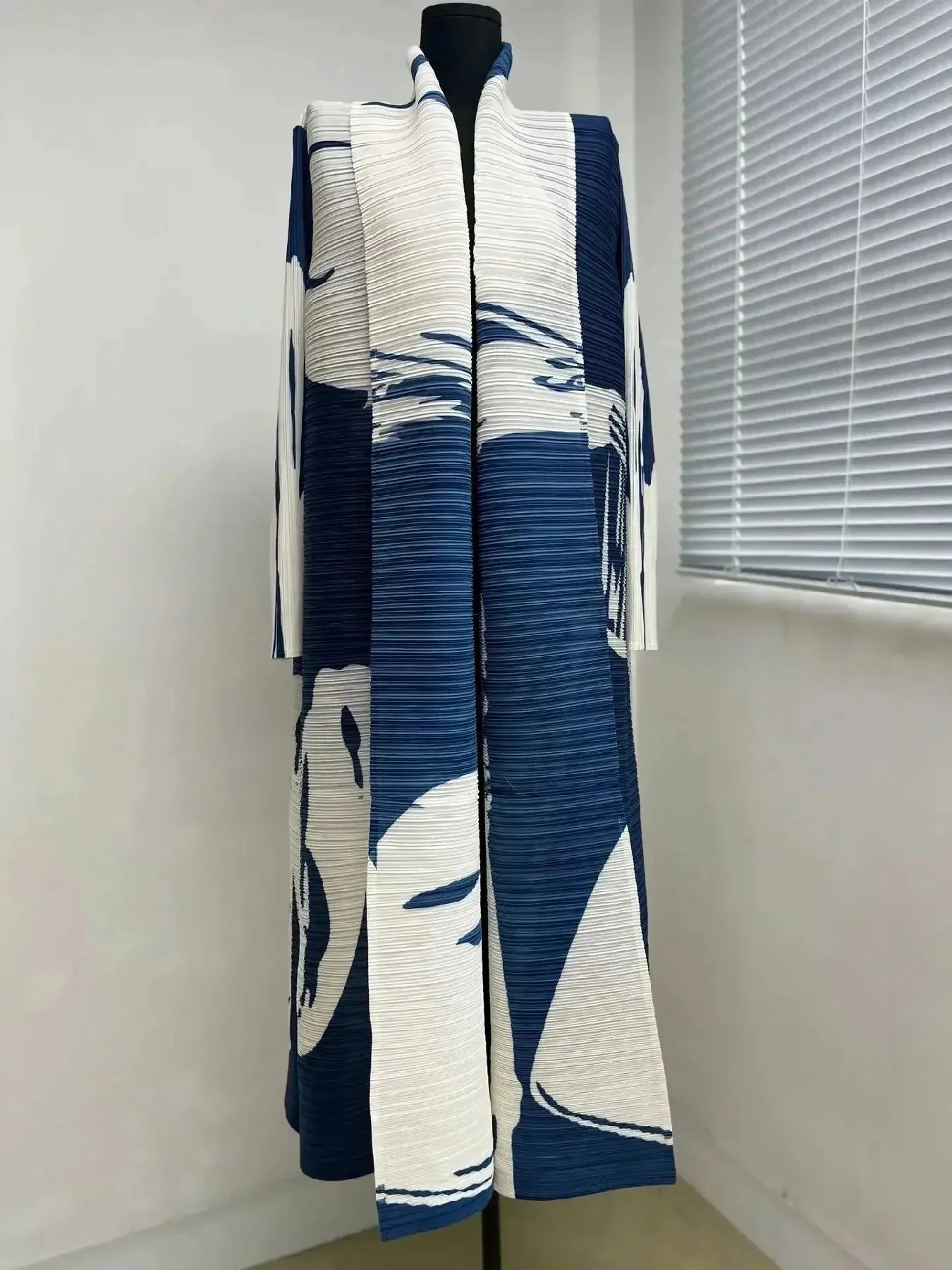 Middle Eastern Muslim Women's Clothing – Loose Arab Robe, Long Blouse, and Abaya Aaliyah