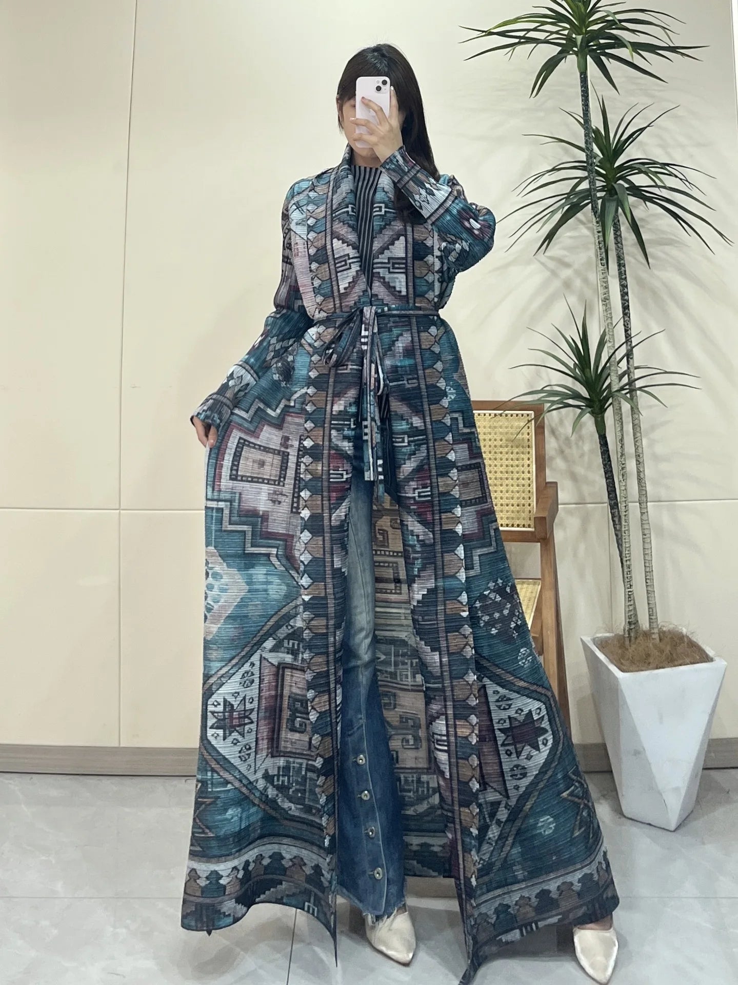 Middle Eastern Muslim Women's Clothing – Loose Arab Robe, Long Blouse, and Abaya Aaliyah