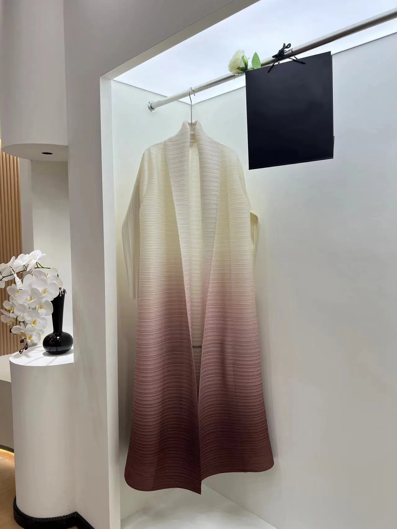 Middle Eastern Muslim Women's Clothing – Loose Arab Robe, Long Blouse, and Abaya Aaliyah