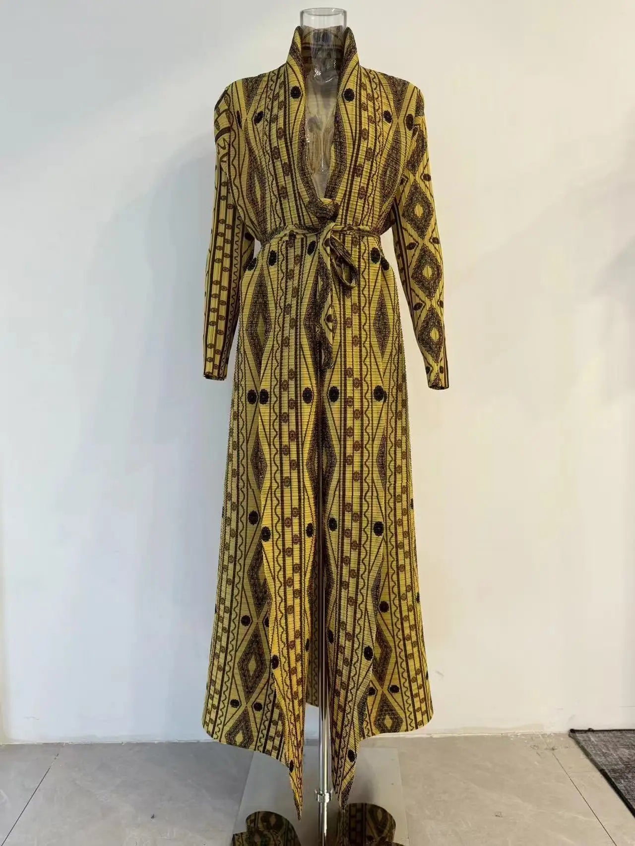 Middle Eastern Muslim Women's Clothing – Loose Arab Robe, Long Blouse, and Abaya Aaliyah