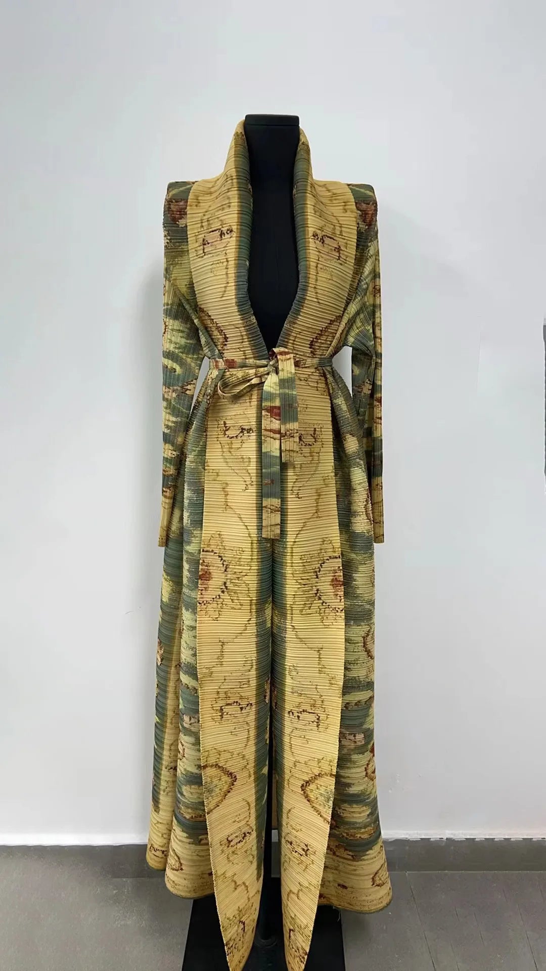 Middle Eastern Muslim Women's Clothing – Loose Arab Robe, Long Blouse, and Abaya Aaliyah