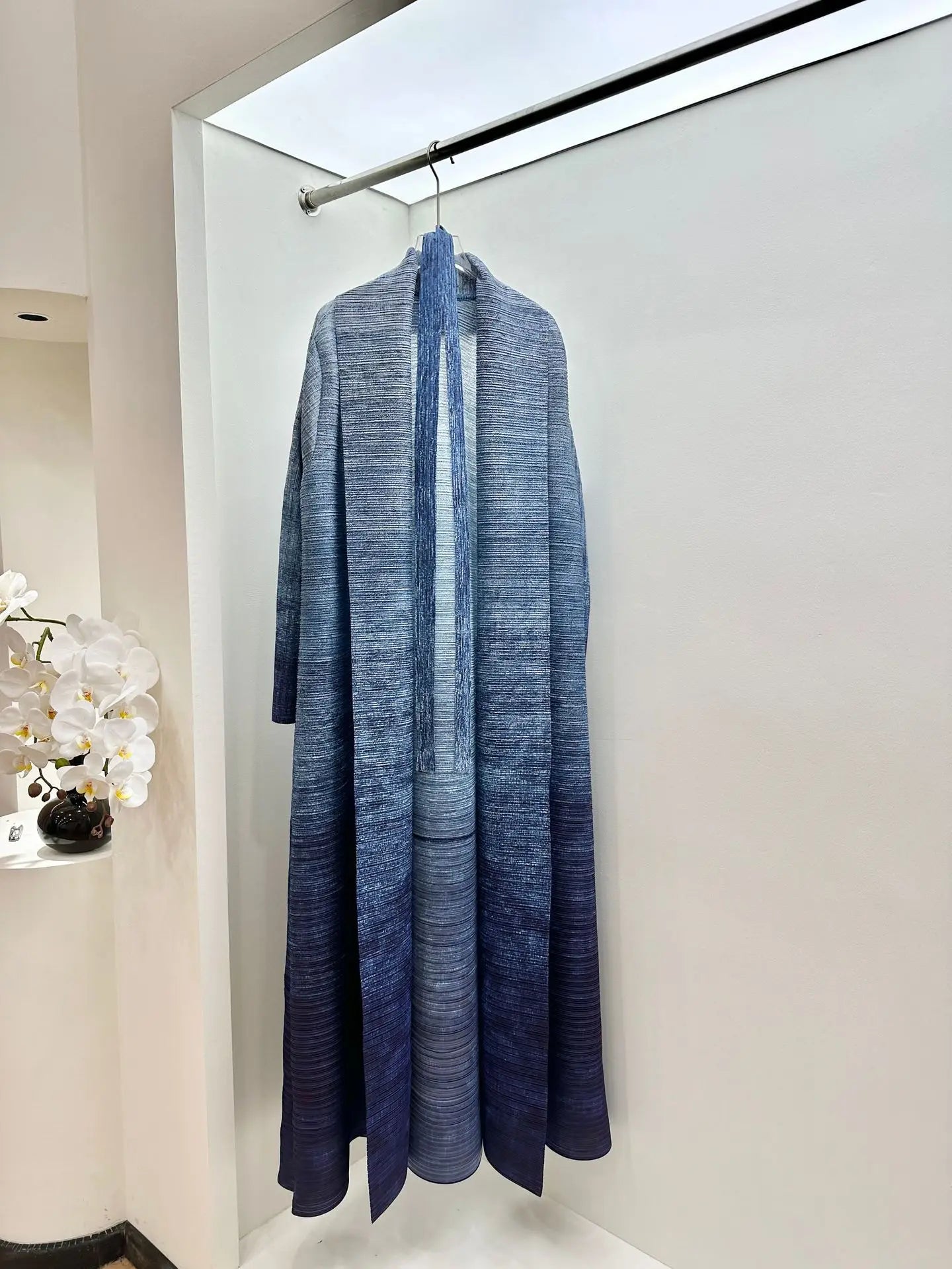 Middle Eastern Muslim Women's Clothing – Loose Arab Robe, Long Blouse, and Abaya Aaliyah