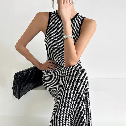 Ladies' Mid-Length Knitted Dress - Breathable Sleeveless Summer Dress with Contrast Stripes Octavia