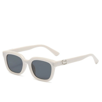 Trendy Purple Cat Eye Sunglasses for Women & Men – UV Resistant Retro Fashion Shades Ash