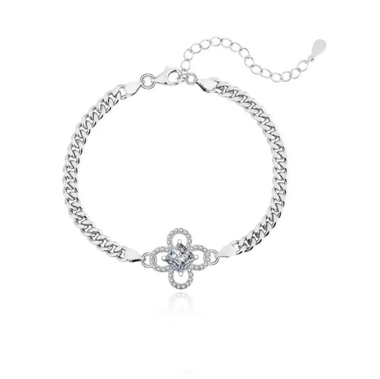 S925 Sterling Silver Moissanite Bracelet – Exquisite Four-Leaf Clover Luxury Bangle Daphne