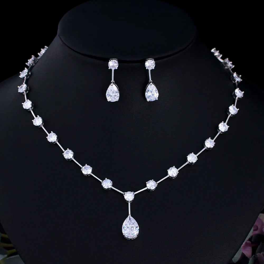 Sparkling White Cubic Zirconia Water Drop Necklace & Earrings – Big Chunky Bridal Jewelry Set for Women | Wedding Accessories Ludivine