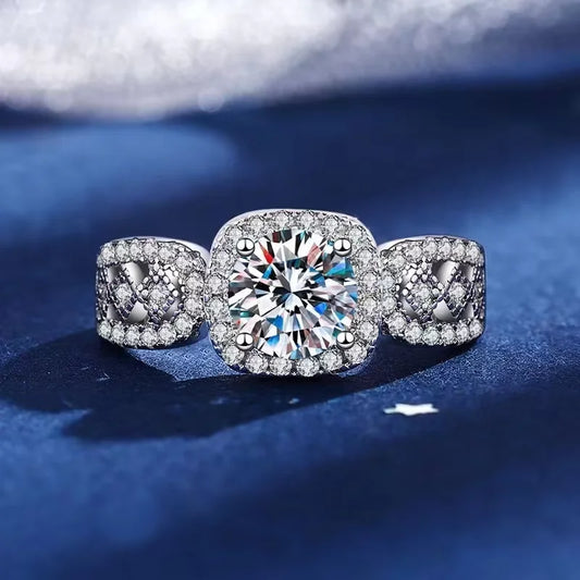 Elegant High-End Luxury 1-Carat Moissanite Ring – Square and Round Cut Design Eliana