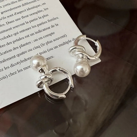 Vintage 925 Sterling Silver Knot Clip Earrings with Simulated Pearl – Glossy Statement Jewelry for Women Defne