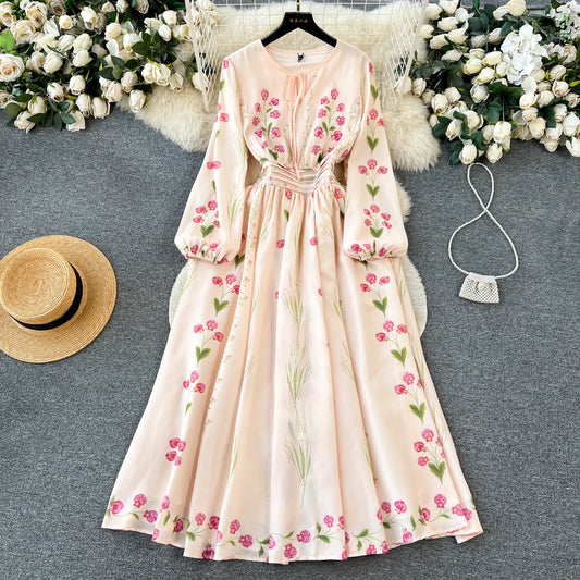 Elegant Royal-Style Long Dress – Celebrity-Inspired Slimming Fit with Exquisite Print and Flowing Swing Design